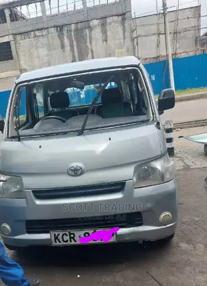 Toyota Townace Xtd40 Front Windscreen