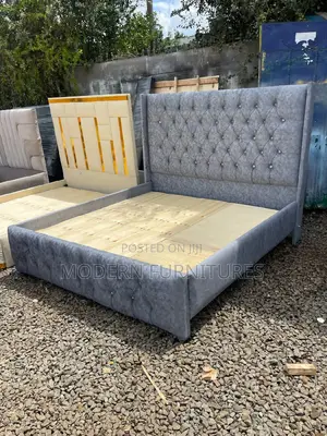 6/6 Tufted Bed