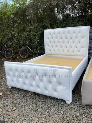 5/6 Tufted Bed