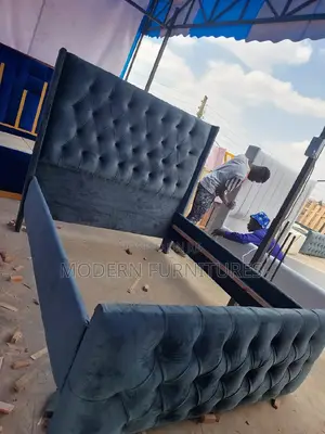 5/6 Tufted Bed