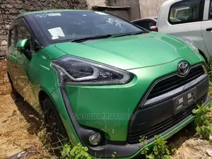 Toyota Sienta 1.5 AWD (6-Seater) 2015 Green