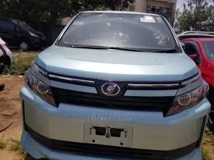 Toyota Voxy 2015 Blue