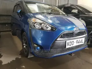 Toyota Sienta 1.5 FWD 2014 Blue