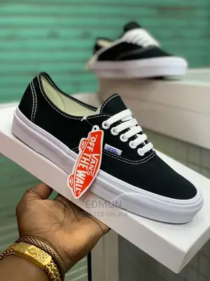Black White Old School Off the Wall Vans Shoes