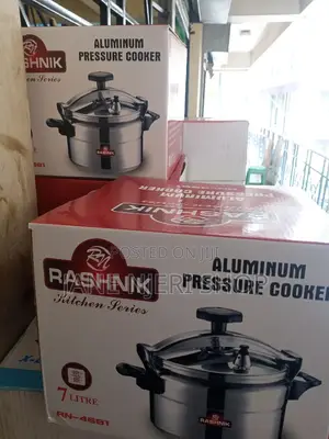 7 Liters Pressure Cooker