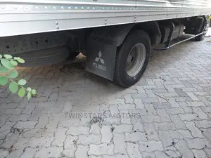 Mitsubishi Fuso Canter 2015