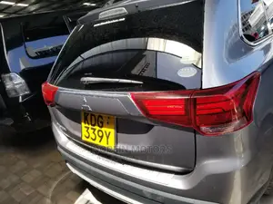 Mitsubishi Outlander 2015 Silver