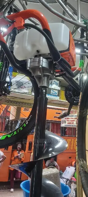 Earth Auger Petrol Propelled Machine