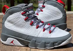J 9 Sneakers