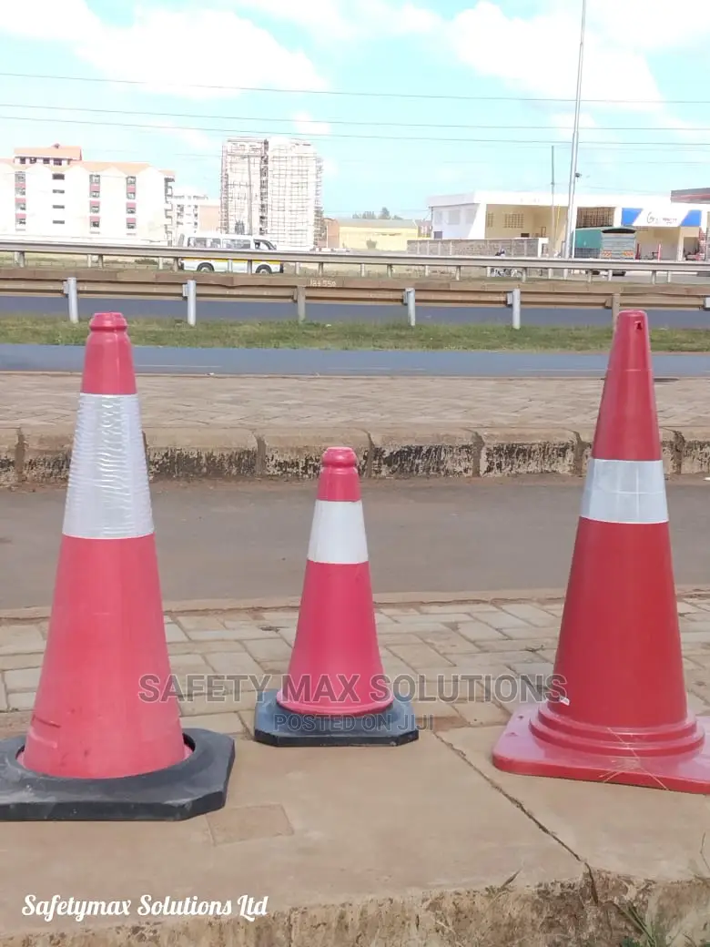 Road Cones/Safety Cone 75cm