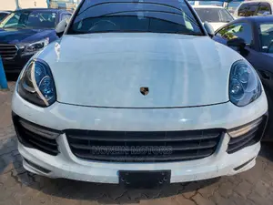 Porsche Cayenne 2016 White