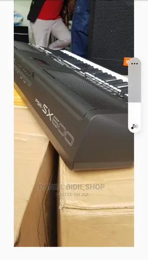 Professional Yamaha Psr600 Electric Keyboard