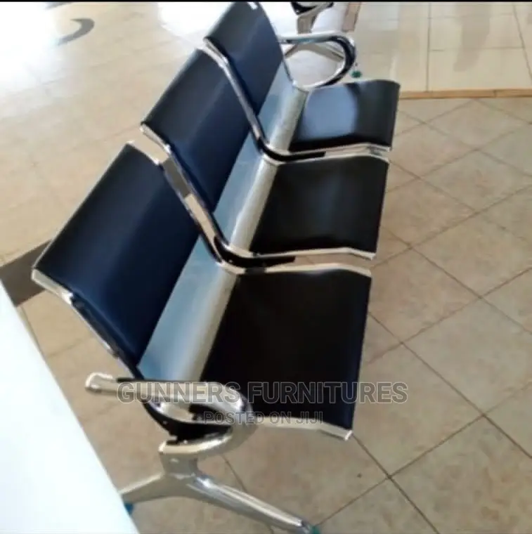 Link Padded 3 Seaters Chair.