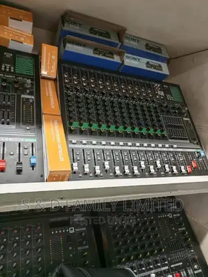 Soundcraft 14 Channels Plain Mixer