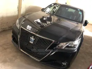 Toyota Crown 2015 Black