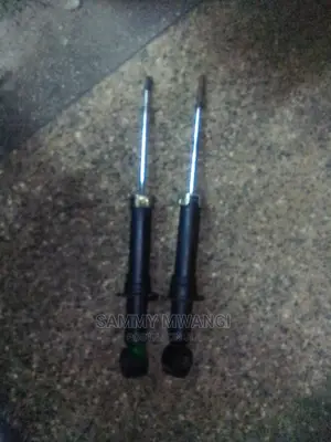 Toyota Rear Shocks Nze in Good Quarity