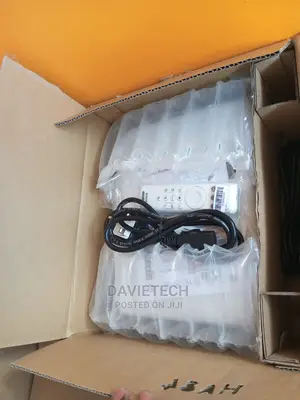 EPSON Co- W01 Projector
