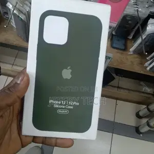 Apple iPhone 12 and iPhone 12 Pro Silicone Case With Magsafe