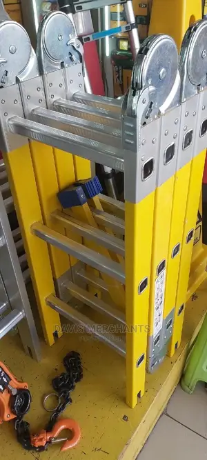 Fibre Glass Ladder 4M High 3 Floods