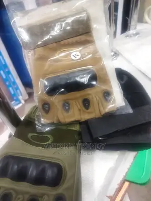 Gloves Millitary Type. Quality Type