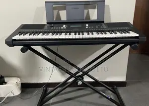 Digital PSR E383 Yamaha Keyboard With Stand