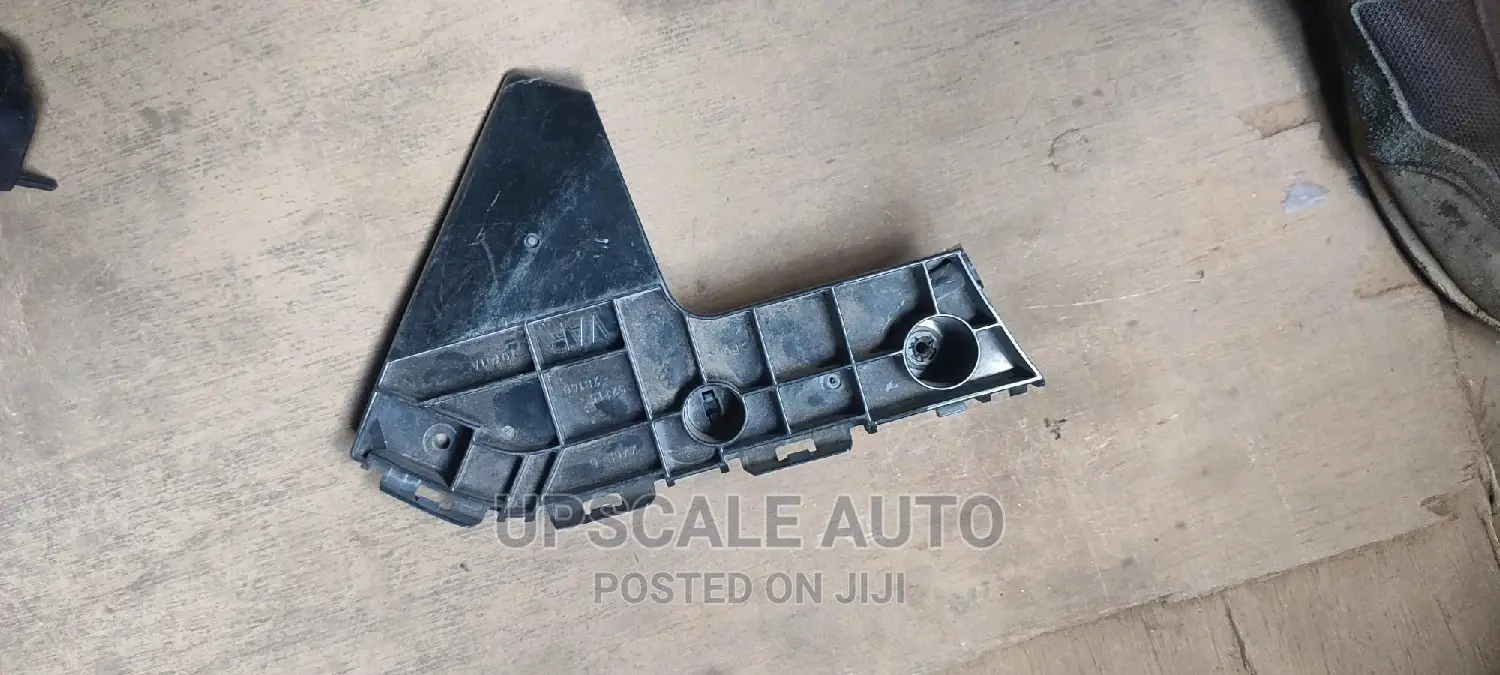 Noah 2008 Front Bumper Slide