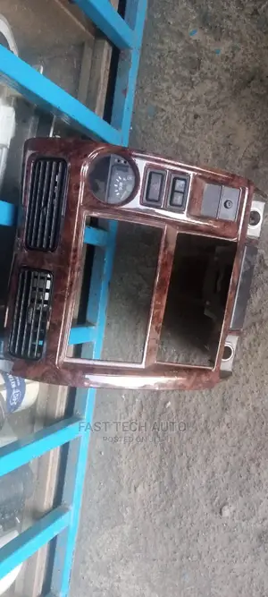 Landcriser Prado Radio Console