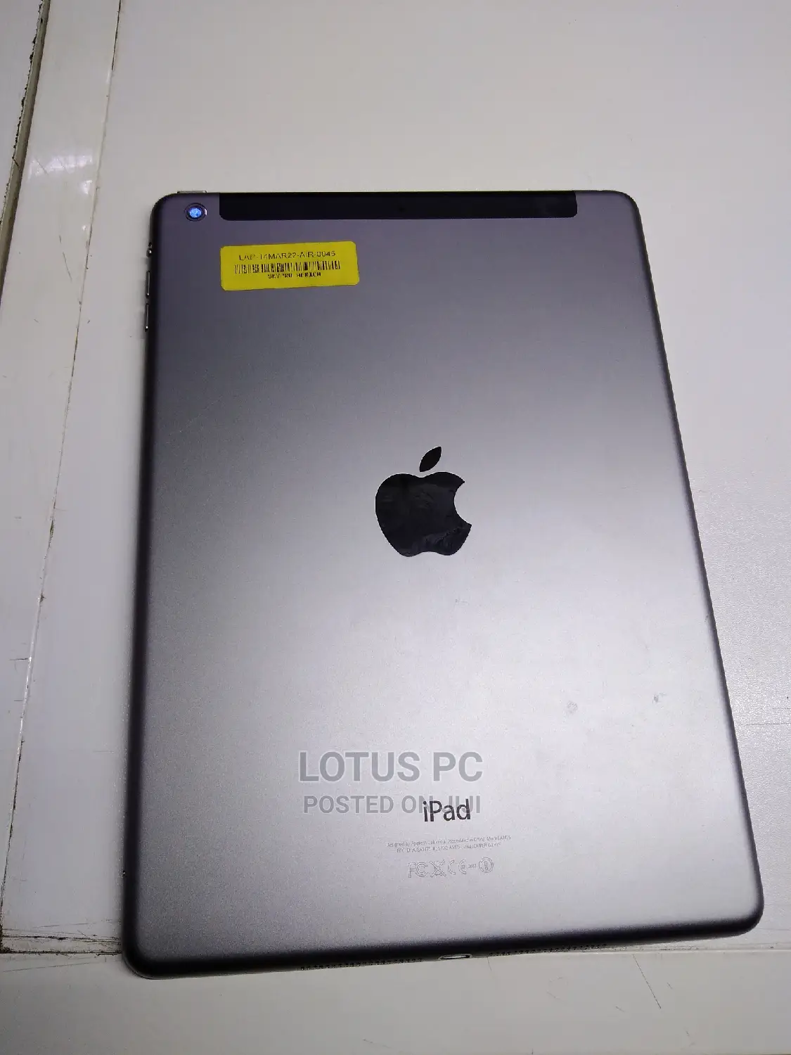 Apple iPad Air 32 GB Gray
