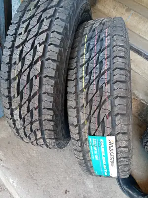 235/70r16 Bridgestone Tyre (Dueler a /T)