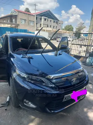 Toyota Harrier 2015 Front Windscreen