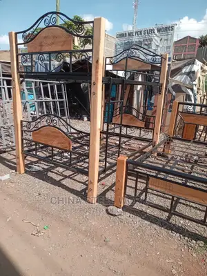 Metalic Frame Hardwood Stands Decker