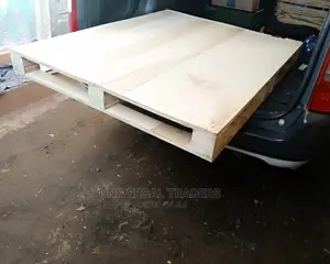Wooden Pallets With Top Flat Layer. - Grade 001
