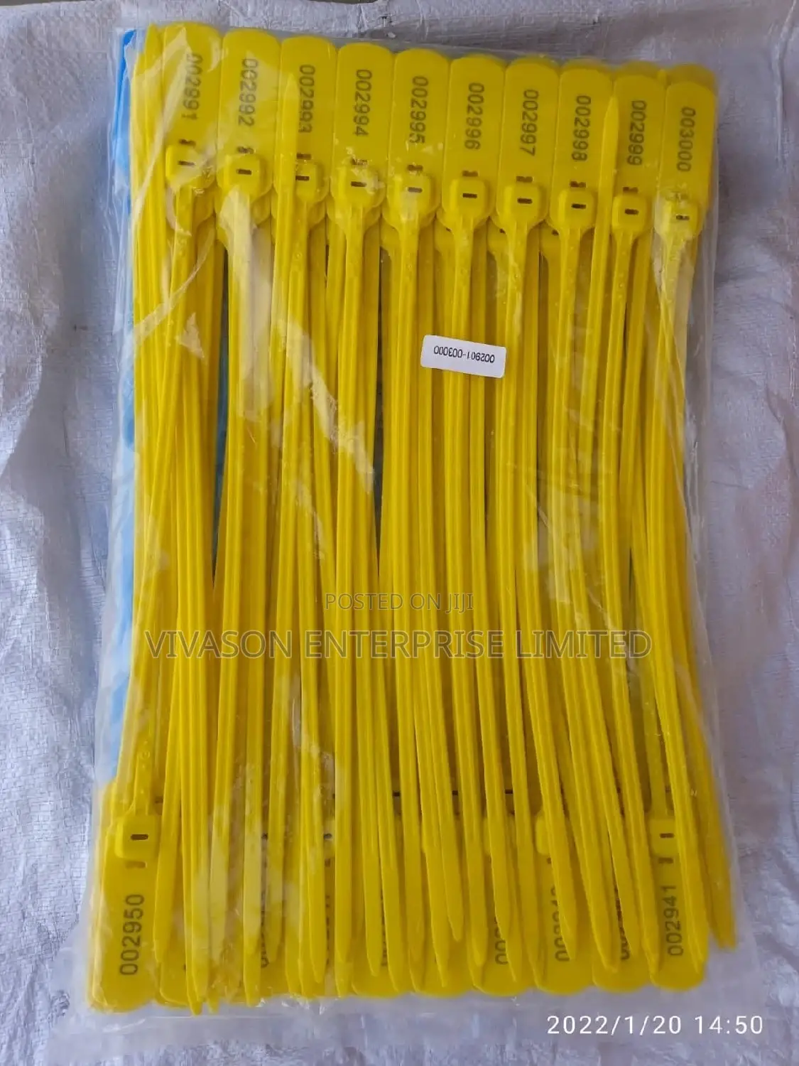 Flat Plastic Seals 40cm.