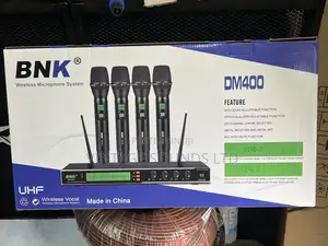 BNK DM400 4pcs UHF Wireless Microphone