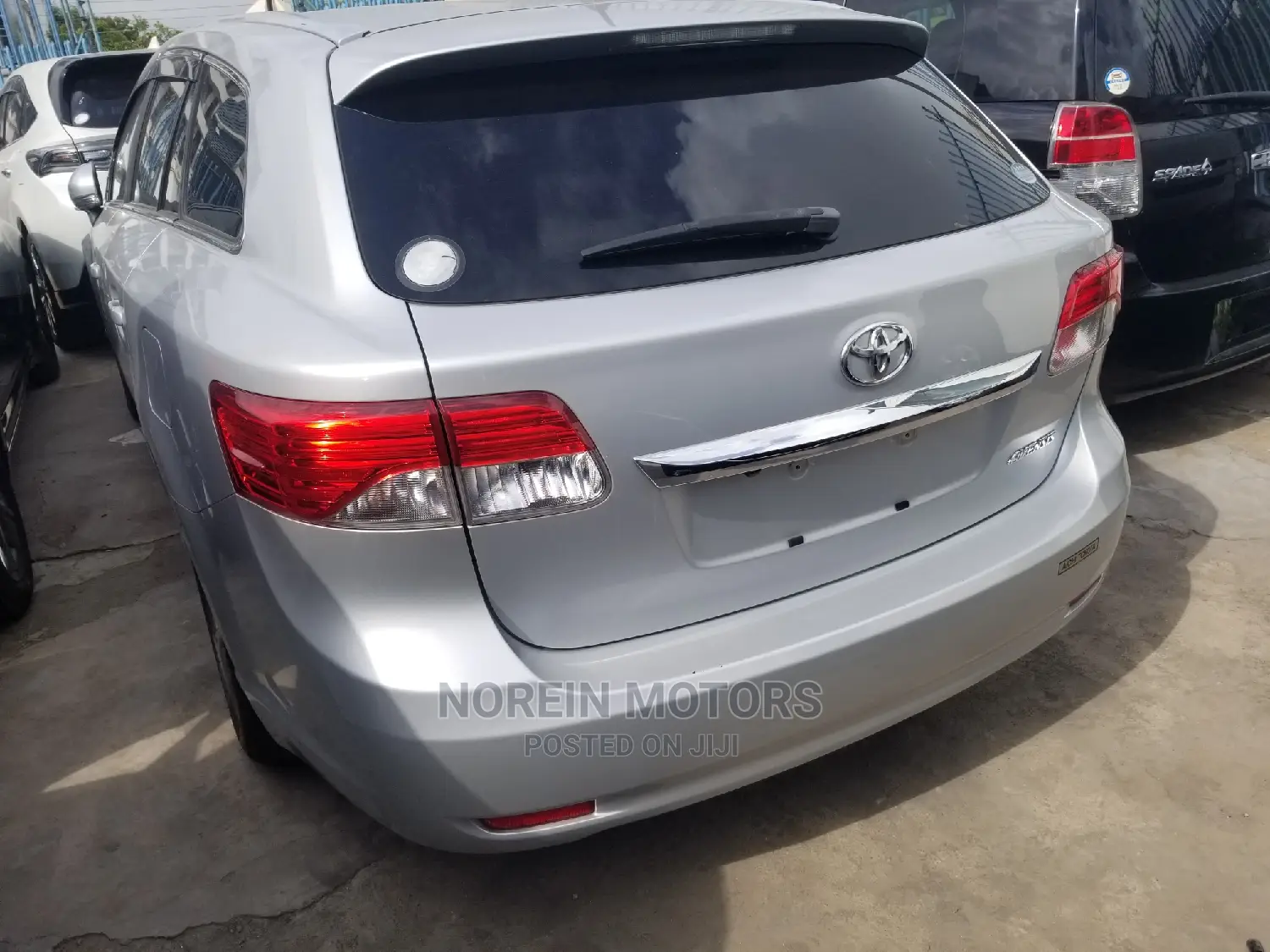Toyota Avensis 2015 Silver
