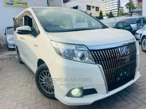 Toyota Esquire 2015 Off White