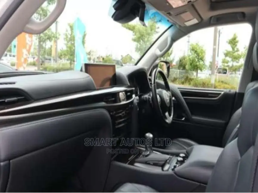 Lexus LX 2015 Pearl