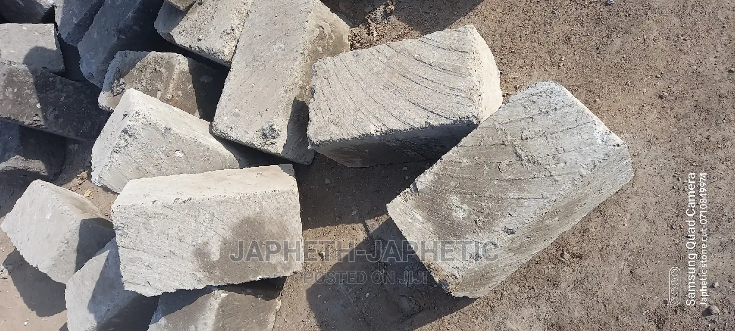Light Grey Machine Cut Stones(6*9 9*9)
