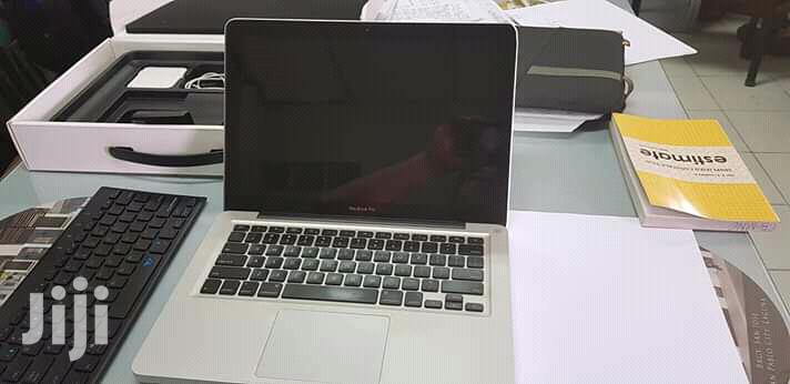 Laptop Apple MacBook Pro 4GB Intel Core i5 HDD 500GB