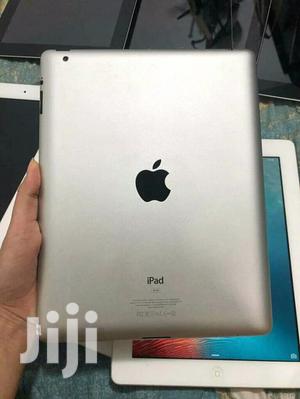 Apple iPad 2 Wi-Fi 16 GB Gray