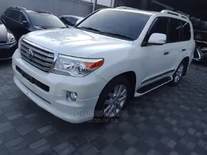 Toyota Land Cruiser 2014 White