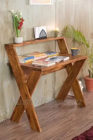 Study Table of Pallets