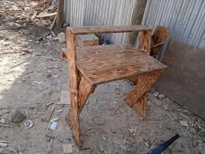 Study Table of Pallets