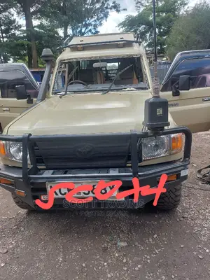 Landcruicer Fj79 Front Windscreen