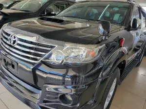 Toyota Fortuner 2015 Matt Black