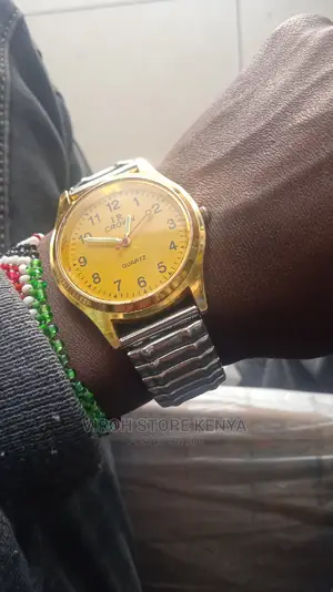 Watch With Metallic Elastic Strap