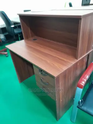 Spacious Reception Desk