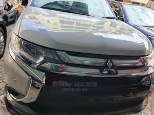 Mitsubishi Outlander 2016 Off White