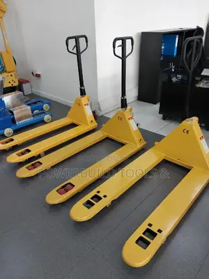 3tonne Hisaki Pallet Truck Wide Base 685mm