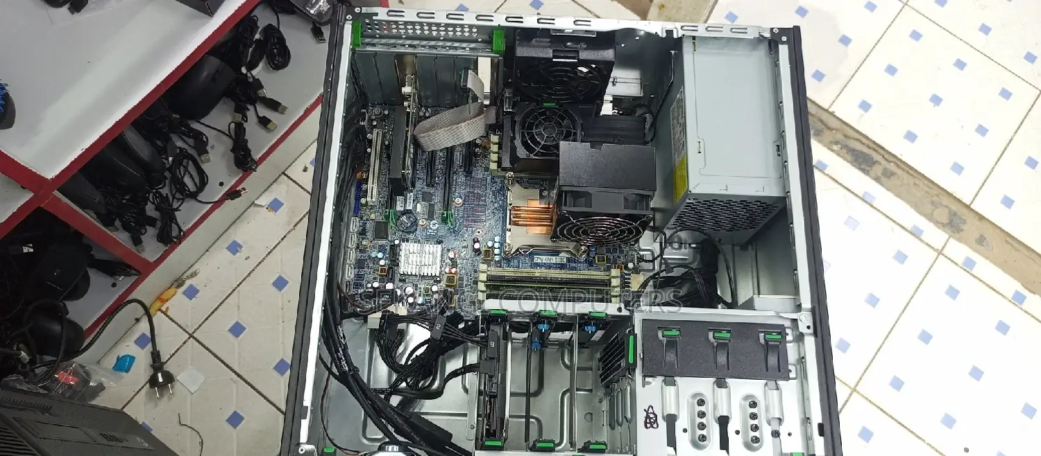 Desktop Computer HP Z420 8GB Intel Xeon HDD 1T